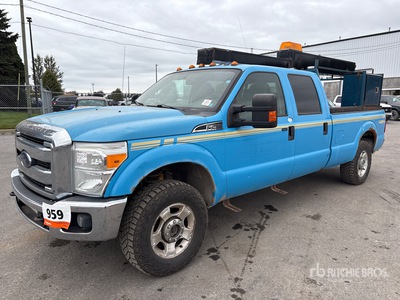 2015 Ford F-250 XLT 4x4 Crew Cab Pick-up