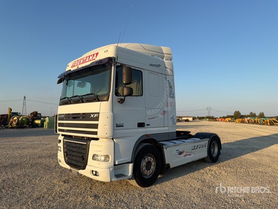 2014 DAF XF105 4x2 S/A Sleeper Truck Tractor