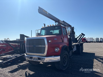 JLG 60-26 6000 lb Straight Boom on 1994 Ford 6x4 Camion à flèche