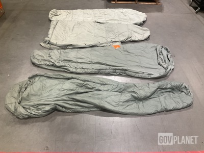 (80) Sleeping Bags
