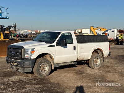 2016 Ford F-350 XL 4x4 Camión esparcidor