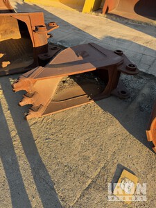 Hensley 26V24 PC200 Kmax .65 CY Excavator Bucket - Fits Komatsu PC200