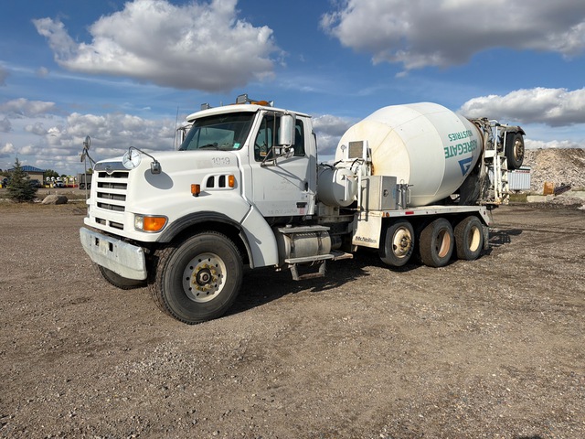 2000 Sterling LT9511 10x4 Mixer Truck