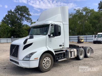 2019 Volvo VNL 6x4 T/A Slaapcabine Trekker