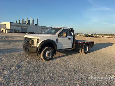 2019 Ford F-550 XL 4x4 Flatbed Truck