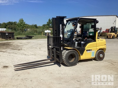 2015 Hyundai 45D9A 9500 lb Pneumatic Tire Gabelstapler