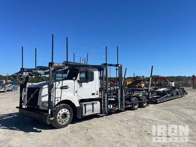 2015 Volvo VAH Car Carrier Truck