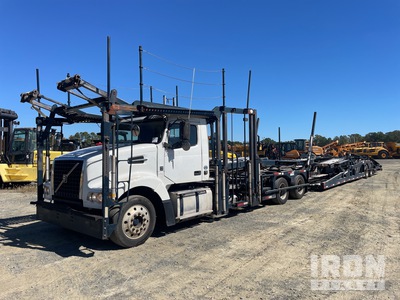 2015 Volvo VAH Car Carrier Truck