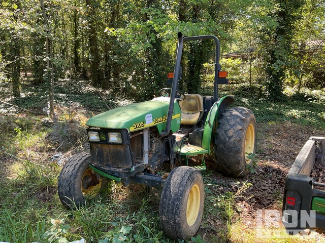 2002 John Deere 5105 2WD Utility Tractor