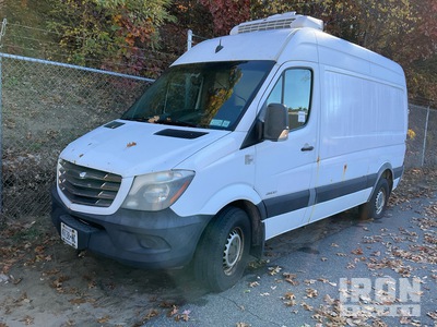 2015 Freightliner F2CA114 4x2 Furgoneta caja cerrada