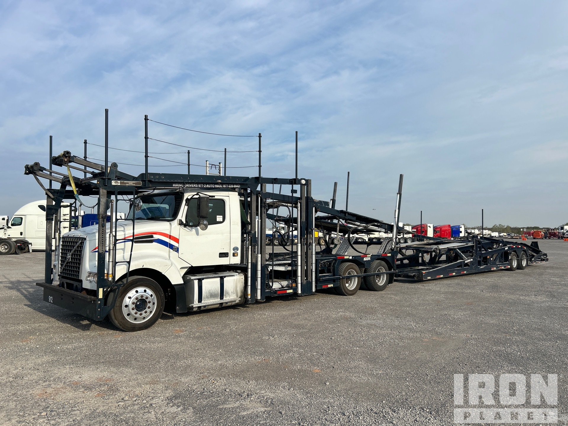 2015 Volvo VAH Car Carrier Truck