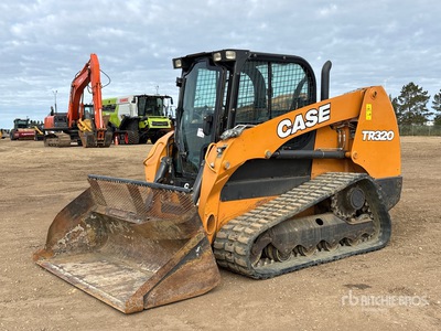 Case TR320 Two-Speed を見 Compact Track Loader