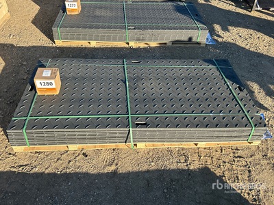 Quantity of (12) 2026 SKLP SK-LJB12 94 in x 47 in Polyethylene Ground Protection クレーンマット (Unused)