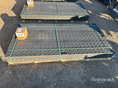 Quantity of (12) 2026 SKLP SK-LJB12 94 in x 47 in Polyethylene Ground Protection クレーンマット (Unused)