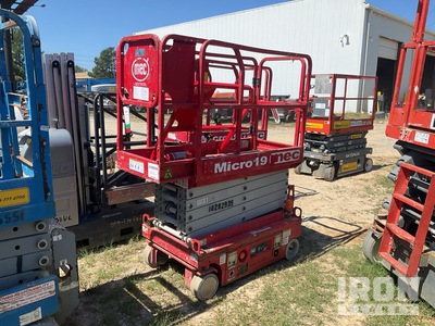 2019 Mec Micro 19 Scissor Lift