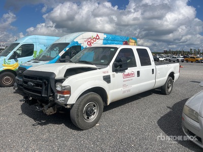 2010 Ford F-350 XL 4x2 Crew Cab بيك اب
