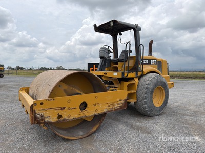 2002 Cat CS533D Rodillo / Gladde trommelpers