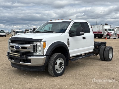 2017 Ford F-450 XLT 4x4 Extended Cab Cab and Chassis