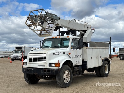 Altec AP45 45 ft on 2000 International 4700 4x2 Bucket Truck