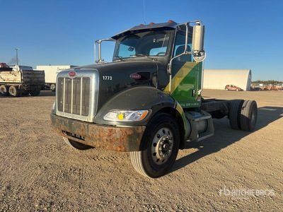 2017 Peterbilt 337 4x2 Cabine et châssis