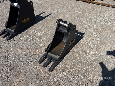 Diesel 35CL 12 in Excavator Bucket