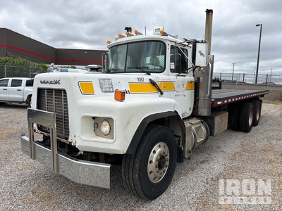 2002 Mack RB690S 6x4 Rollback Truck