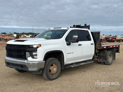 2020 Chevrolet Silverado 3500HD WT 4x4 Crew Cab Ciężarówka z płaską platformą