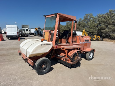 2001 Broce RJ350 Self-Propelled Broom