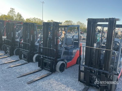 Toyota 8FGCU25 4500 lb Cushion Tire Wózek widłowy
