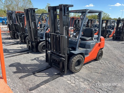Toyota 8FDU25 4500 lb Pneumatic Tire Forklift