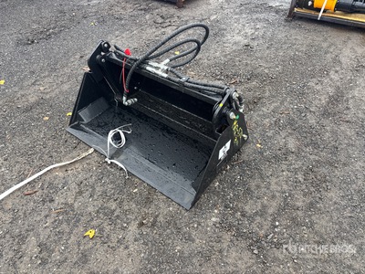 2026 GIYI GY-XKH39 39 in Multi-Purpose Mini Skid Steer Bucket (Unused)