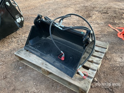 2026 GIYI GY-XKH39 39 in Multi-Purpose Mini Skid Steer Bucket (Unused)
