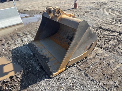 60 in Cleanup Excavator Bucket - Fits Cat 312D