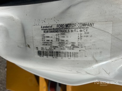 Versalift on 2008 Ford F-750 XL 4x2 Lkw-Arbeitsbühne