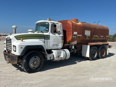 1985 Mack DMM6856S 6x4 Water Truck