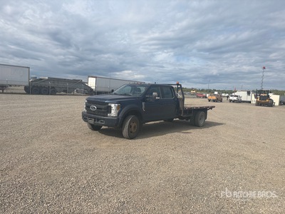 2019 Ford F-550 XL 4x4 Crew Cab Flatbed Truck