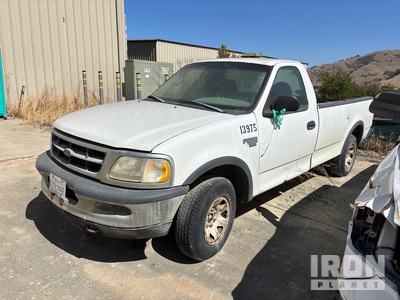 1998 Ford F-250 XL 4x4 Pickup (Inoperable)