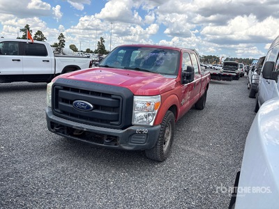 2011 Ford F-250 XL 4x2 Crew Cab ピックアップ