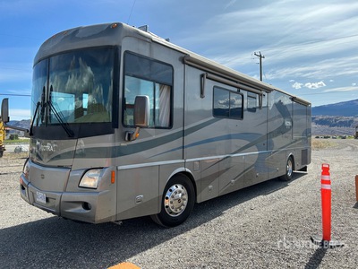 2005 Winnebago Motor Home