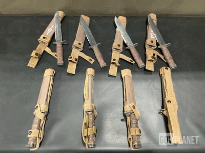 (63) Bayonet Knives w/Scabbards