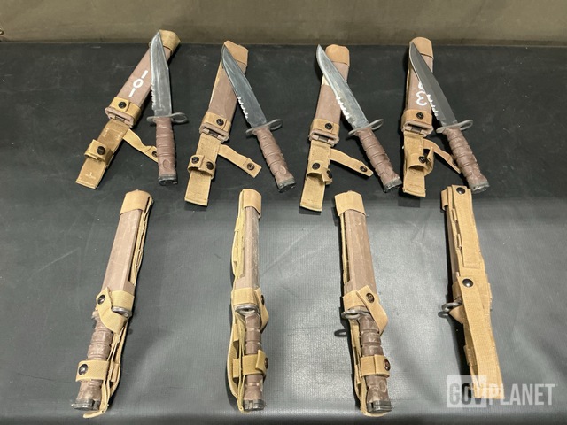(63) Bayonet Knives w/Scabbards