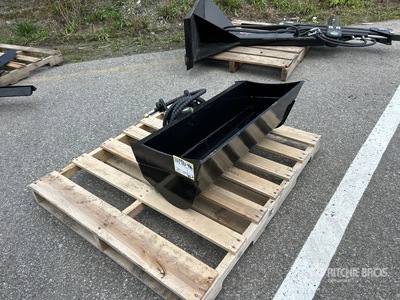 2026 GIYI GY-3TB Tilting Excavator Bucket - Fits Cat 3 - 5 ton (Unused)