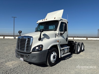 2016 Freightliner Cascadia 125 6x4 Ciągnik siodłowy T/A z kabiną dzienną