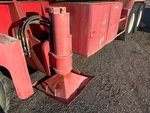 Chassis with Outrigger Cylinders