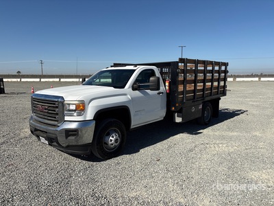 2015 GMC Sierra 3500HD 4x2 Flatbed Truck