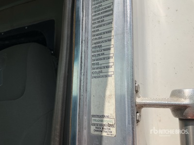 2016 Kenworth T660 6x4 Tractocamion con Dormitorio / تراكتور شاحنة كابينة النوم (ثنائية المحور)