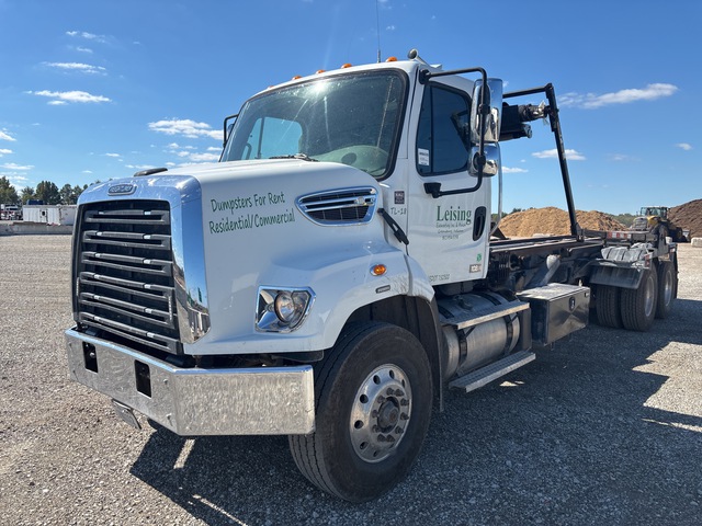 2020 Freightliner 108SD 6x4 Roll-Off Truck 2020 Freightliner 108SD 6x4 Roll-Off Truck