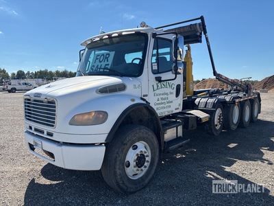 2005 Freightliner M2 106 10x4 Roll-Off Truck