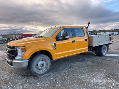 2020 Ford F-350 XL 4x2 Crew Cab Ciężarówka z płaską platformą
