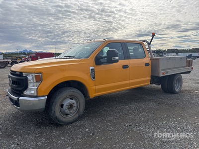 2020 Ford F-350 XL 4x2 Crew Cab Flatbed Truck